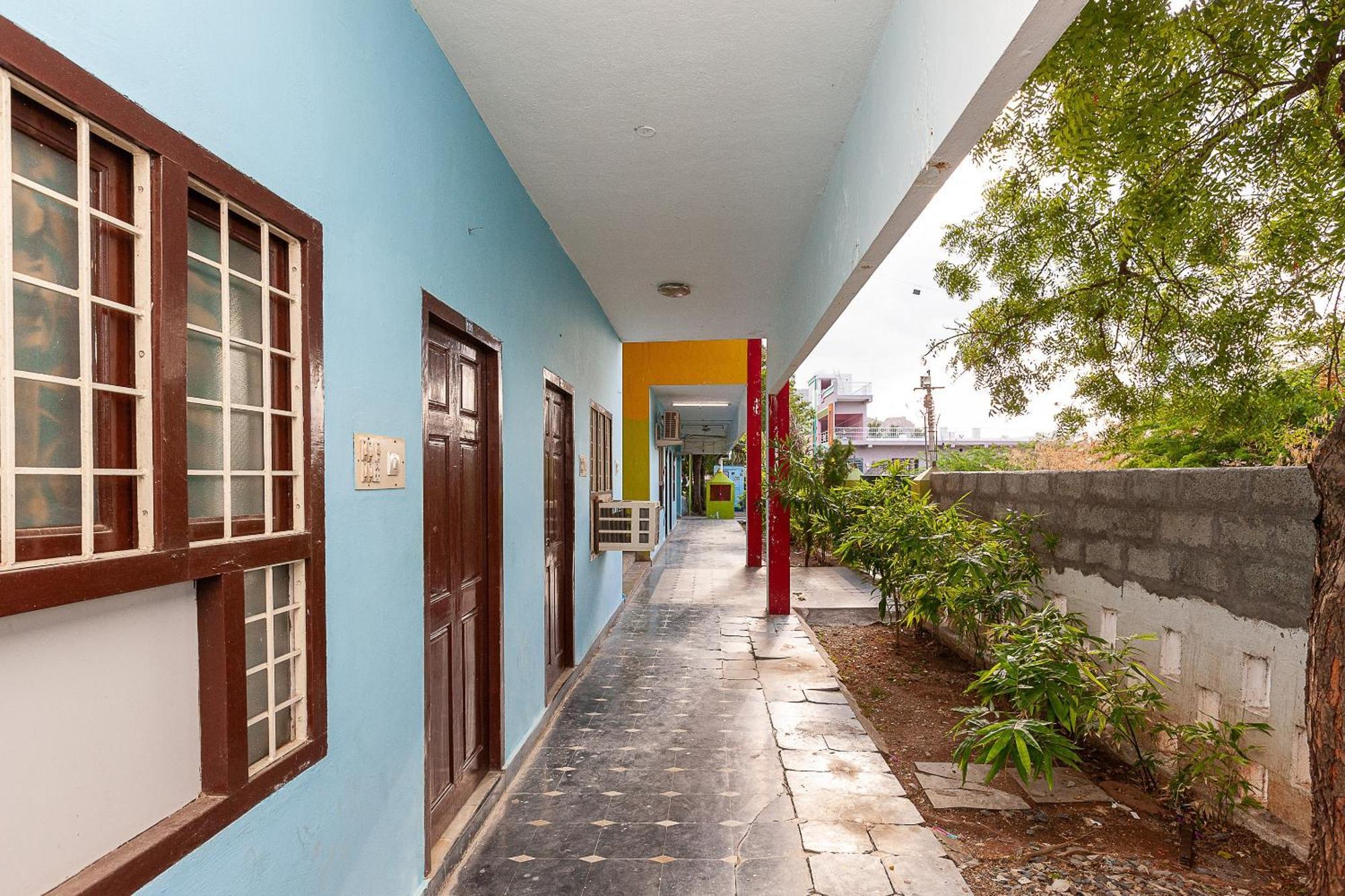Collection O Ammayi Hotels & Resorts Tiruvannāmalai Exterior foto